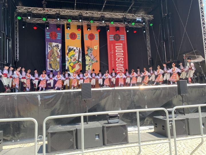 Beeindruckend - Bulgarisch mit Chinary Junior