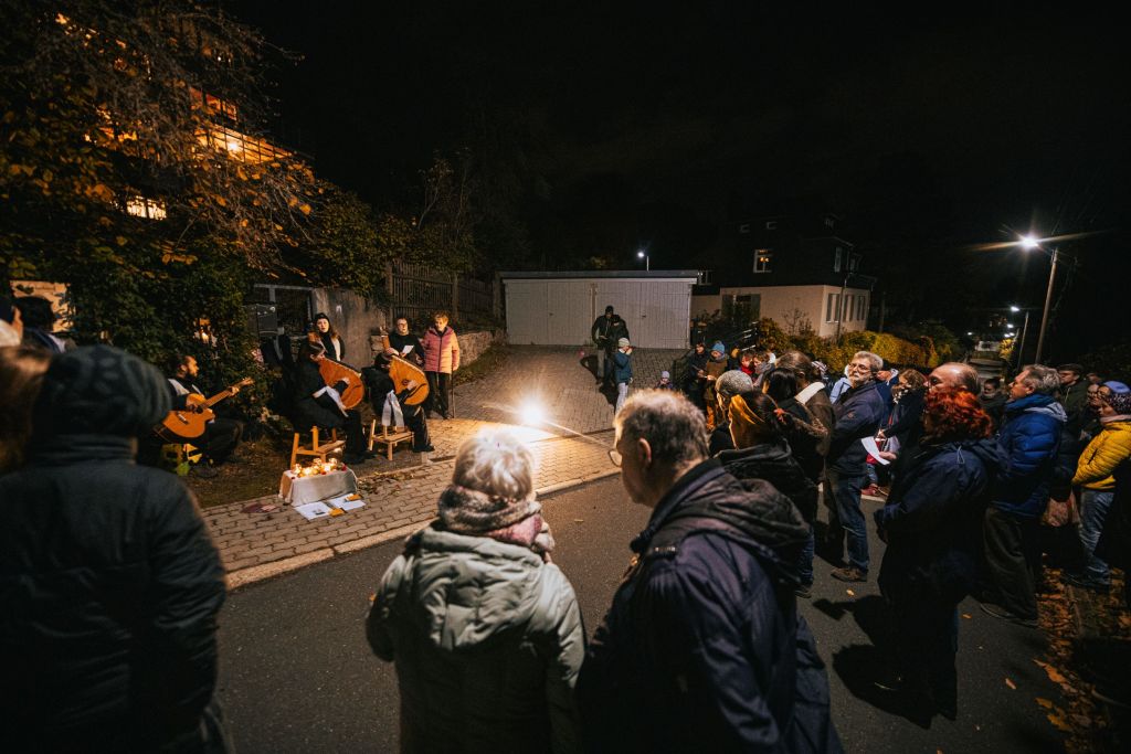 Klang der Stolpersteine - Jena, Weinbergstraße 4a, Künstler: VolCanto, Foto: TOM WENIG