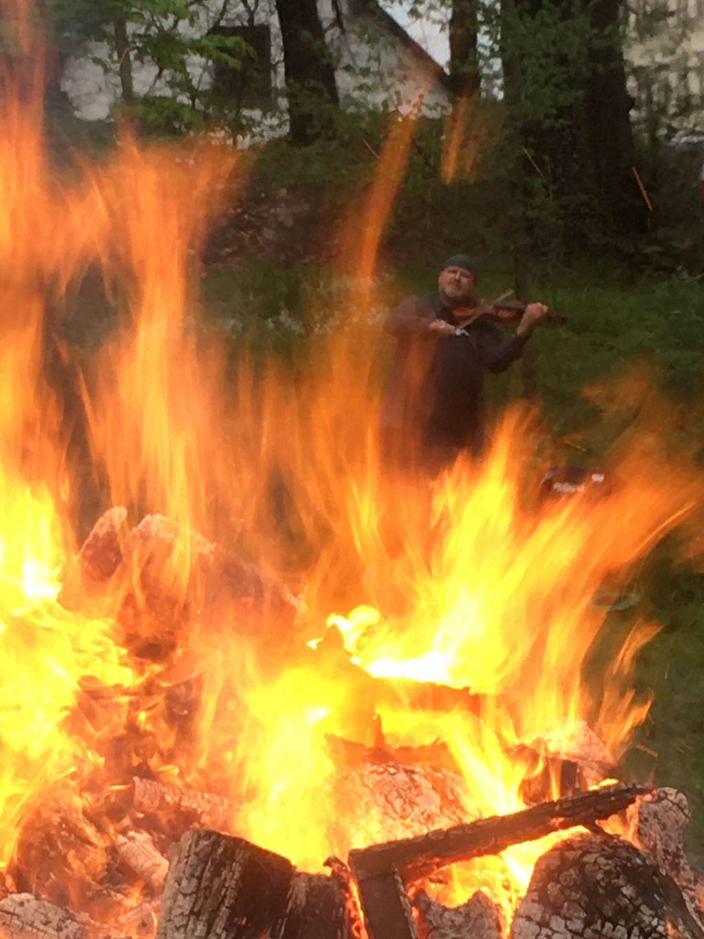 Osterfeuer Schlosspark Brandis 2025